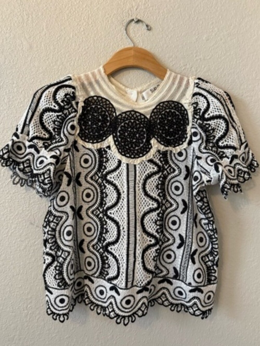 SEA NEW YORK Embroidered Contrast Appliqué Navy Cream Scallop Top 4 SRP$325 RARE